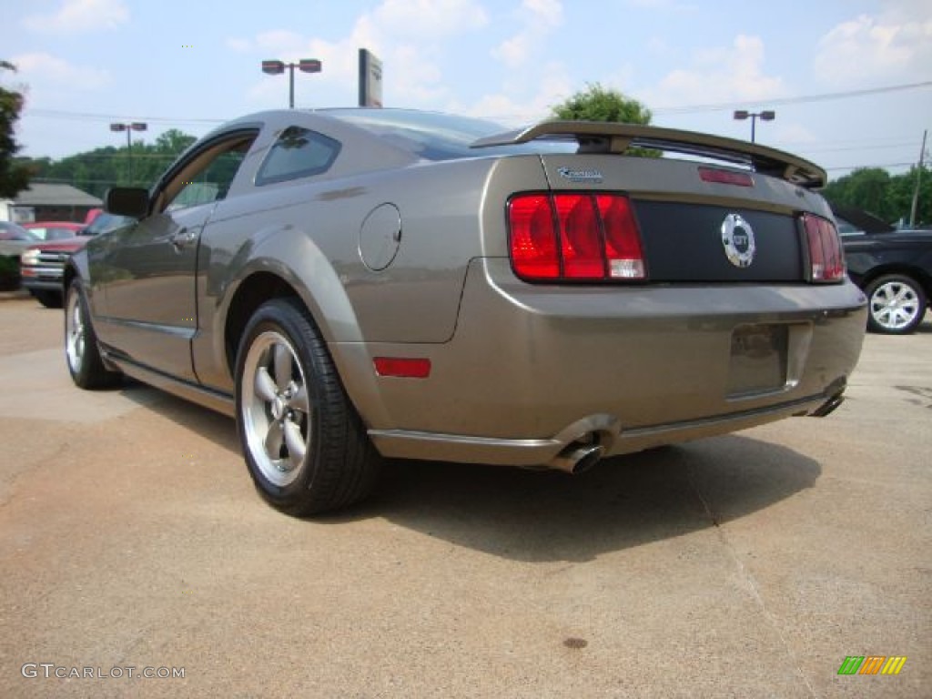 2005 Mustang GT Premium Coupe - Mineral Grey Metallic / Medium Parchment photo #5