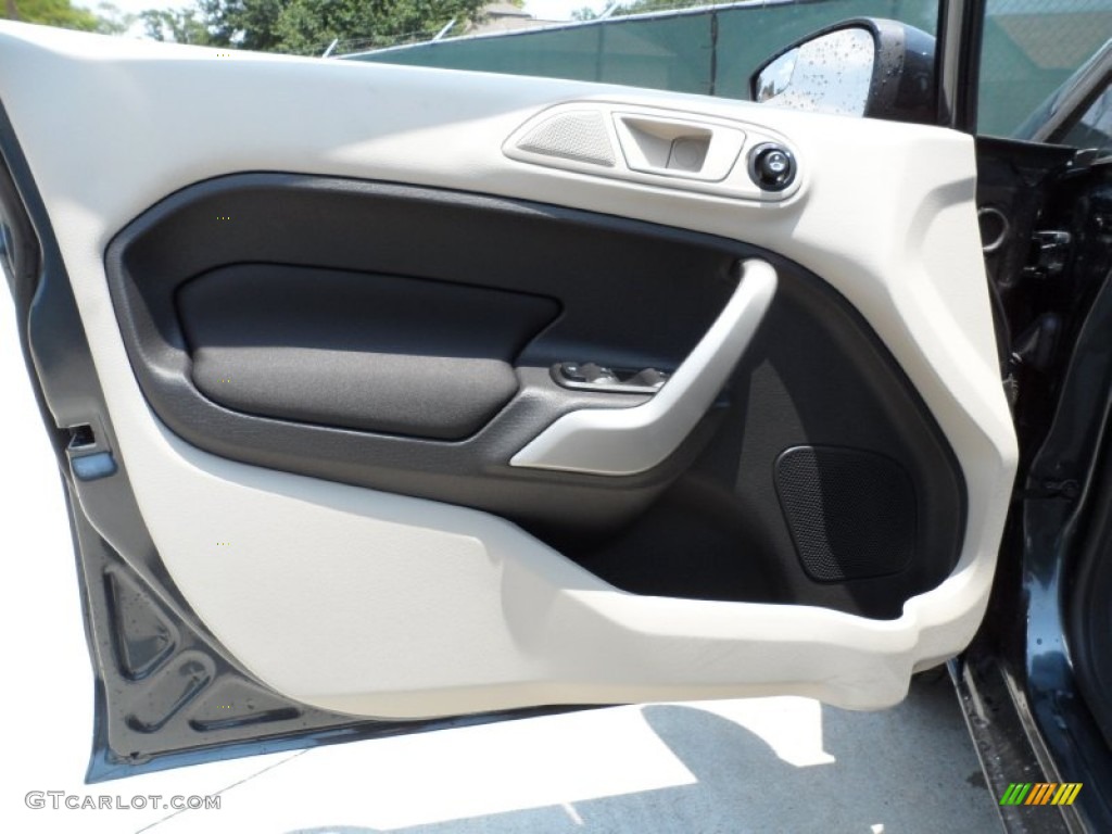 2011 Ford Fiesta SE SFE Sedan Door Panel Photos