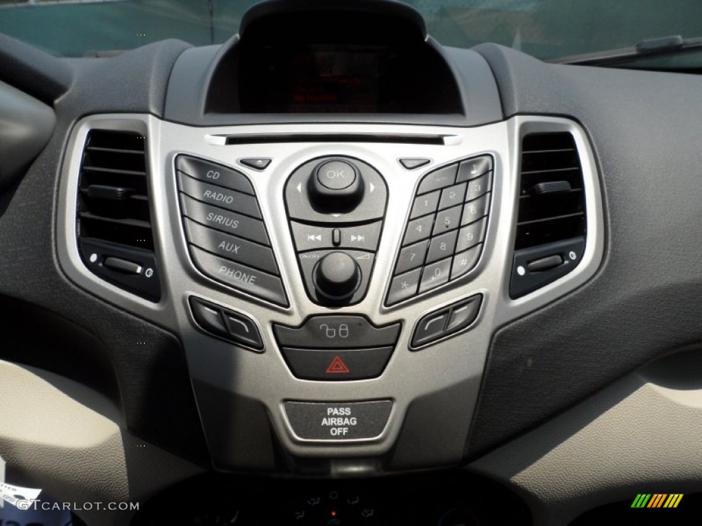2011 Ford Fiesta SE SFE Sedan Controls Photo #50468200