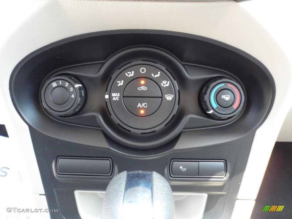 2011 Ford Fiesta SE SFE Sedan Controls Photo #50468215