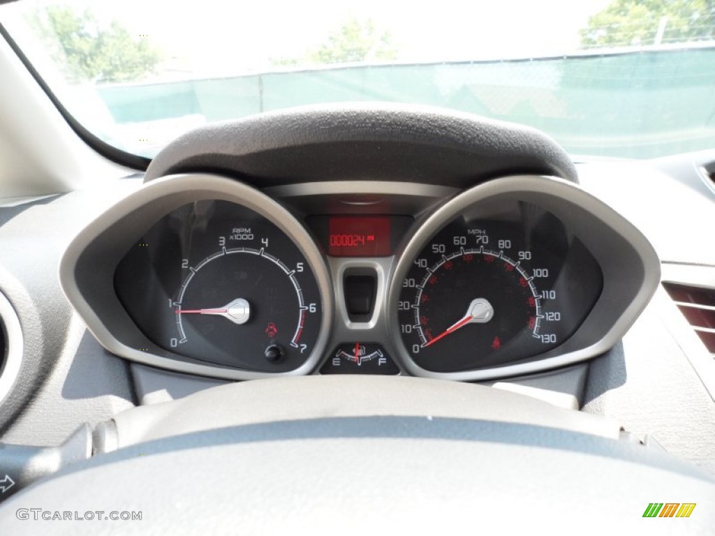2011 Ford Fiesta SE SFE Sedan Gauges Photo #50468253
