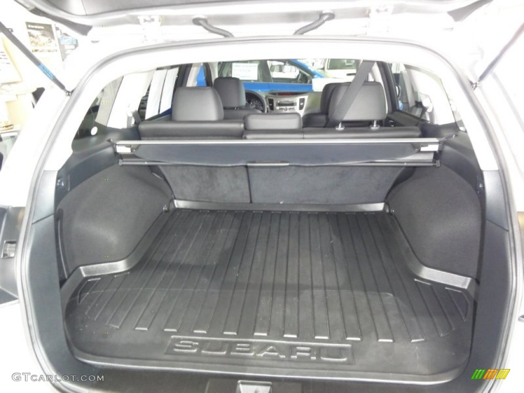2010 Subaru Outback 2.5i Limited Wagon Trunk Photo #50468824