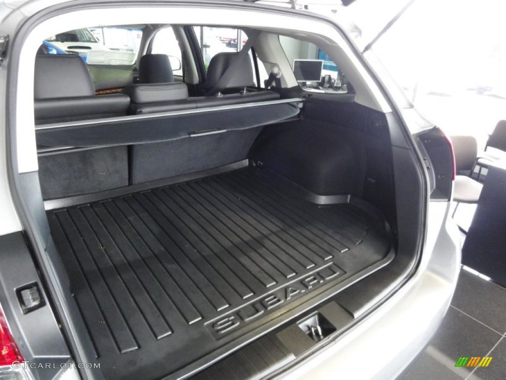 2010 Subaru Outback 2.5i Limited Wagon Trunk Photo #50468851