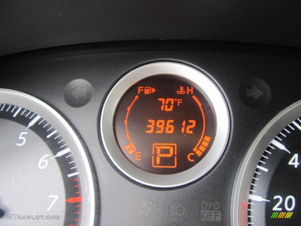 2010 Sentra 2.0 SR - Espresso Black Metallic / Charcoal photo #15
