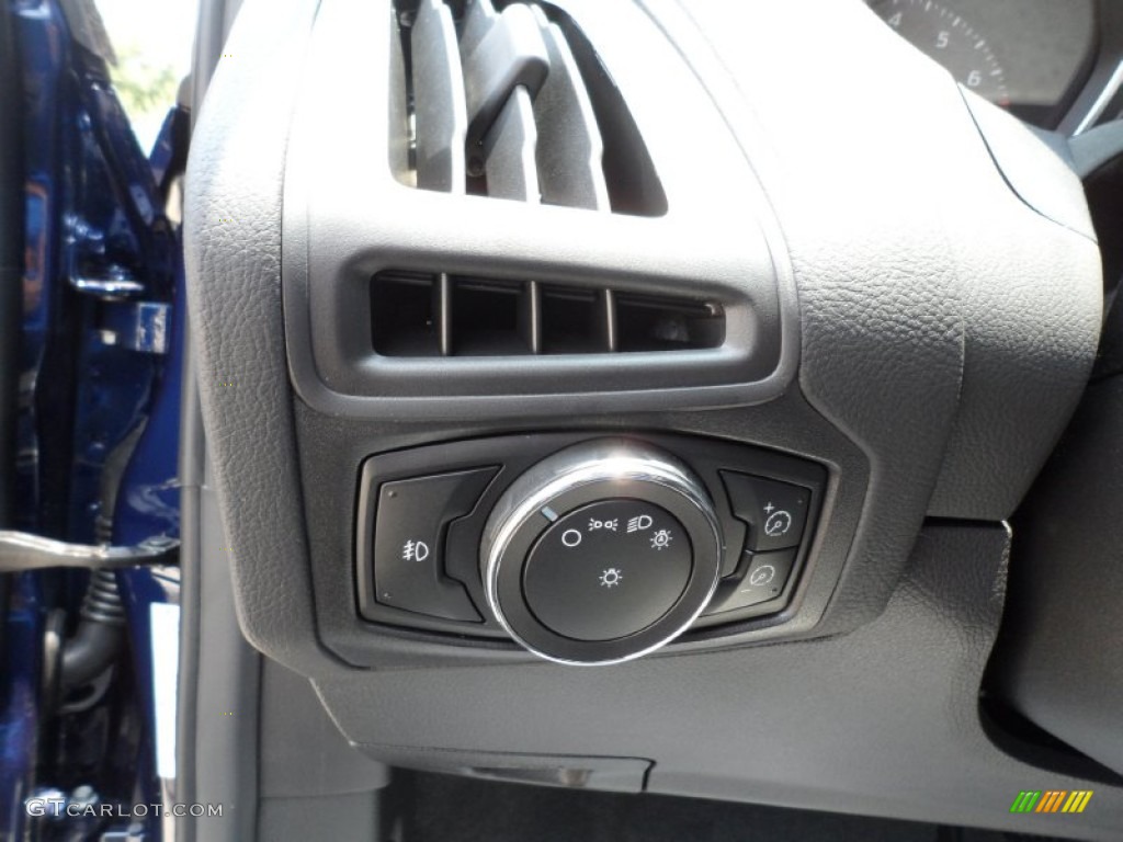 2012 Ford Focus SE SFE Sedan Controls Photo #50470927