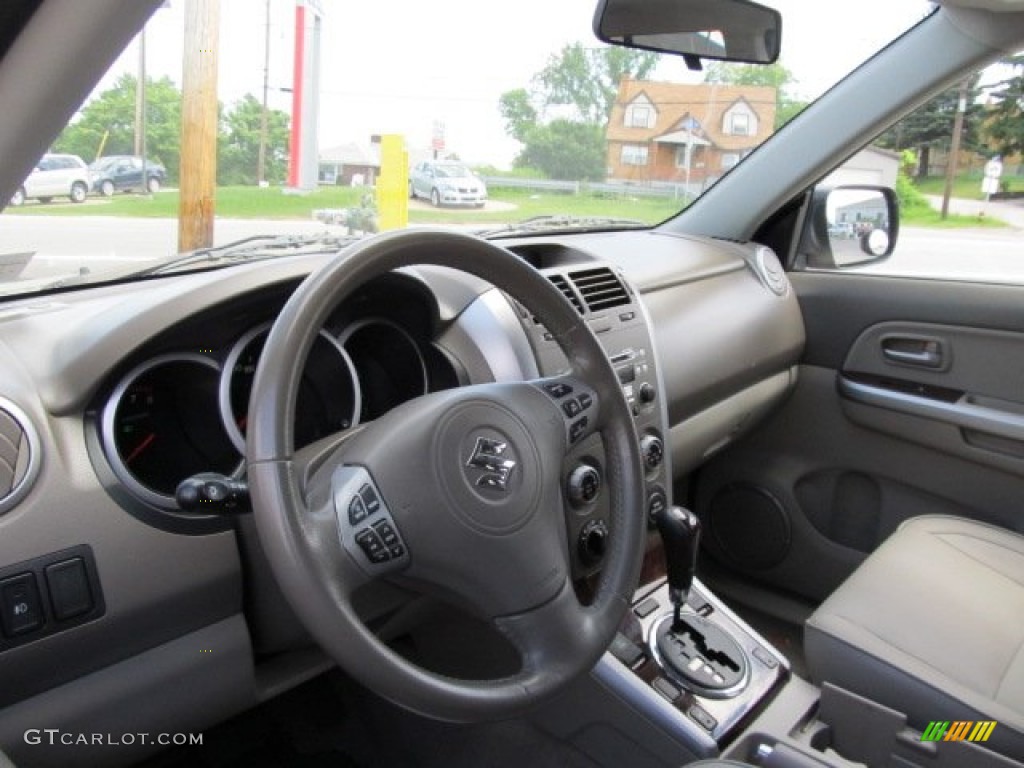Beige Interior 2007 Suzuki Grand Vitara Luxury 4x4 Photo #50471299