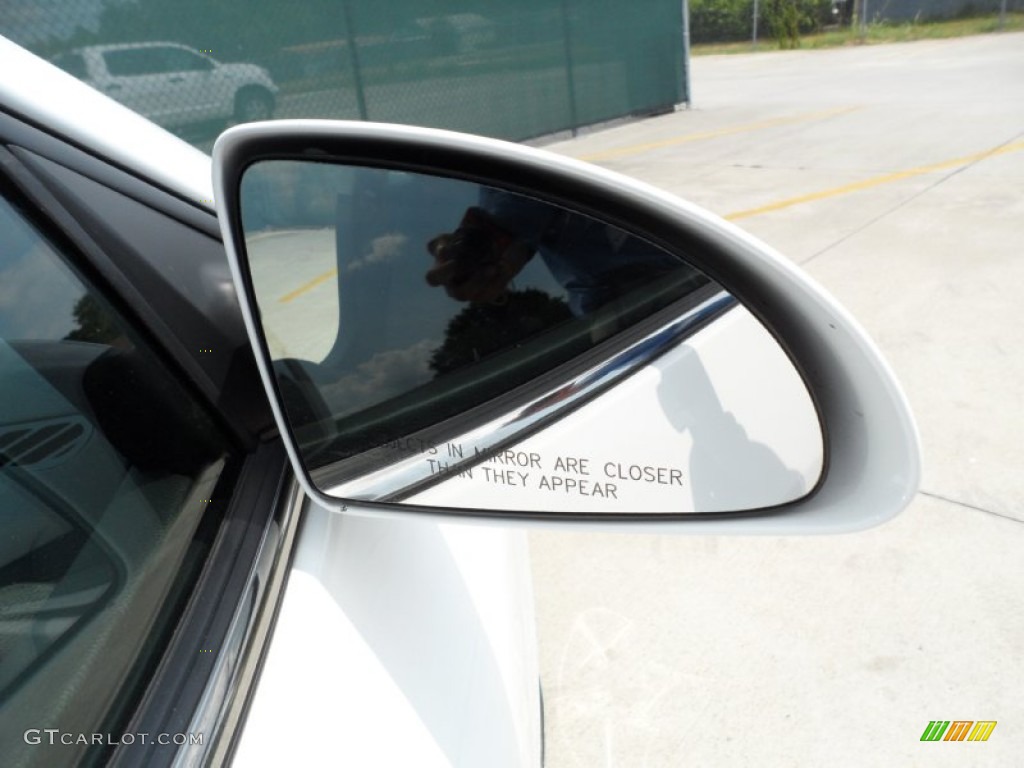 2010 G6 Sedan - Summit White / Ebony photo #18