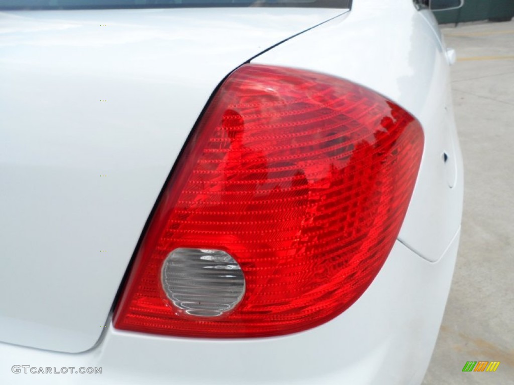2010 G6 Sedan - Summit White / Ebony photo #20