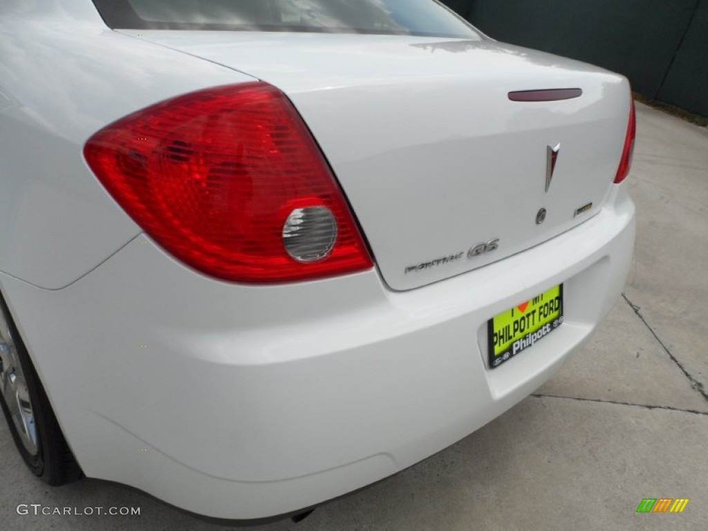 2010 G6 Sedan - Summit White / Ebony photo #24