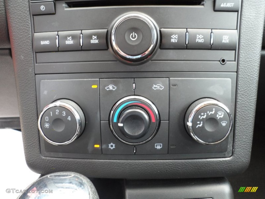 2010 G6 Sedan - Summit White / Ebony photo #41