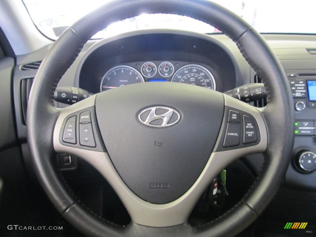 2009 Elantra Touring - Chilipepper Red / Black photo #9