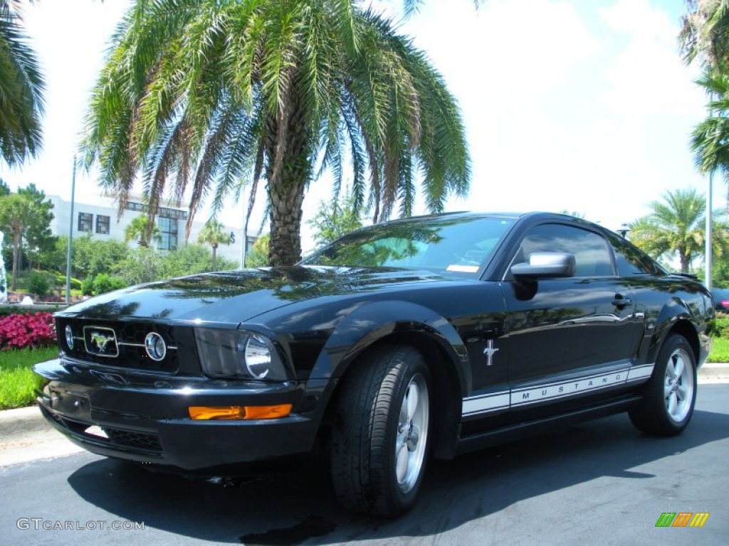 2007 Mustang V6 Premium Coupe - Black / Dark Charcoal photo #2