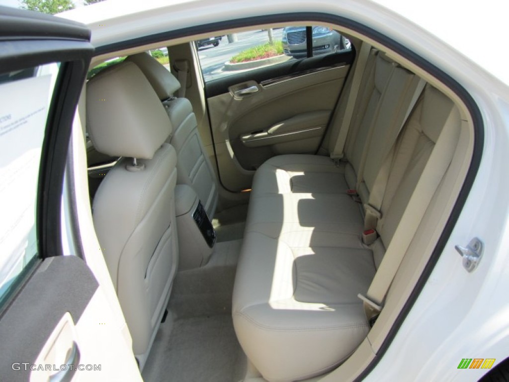 2011 300 Limited - Bright White / Black/Light Frost Beige photo #7