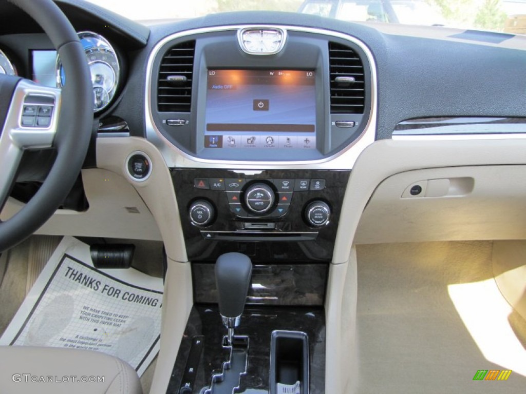 2011 300 Limited - Bright White / Black/Light Frost Beige photo #9