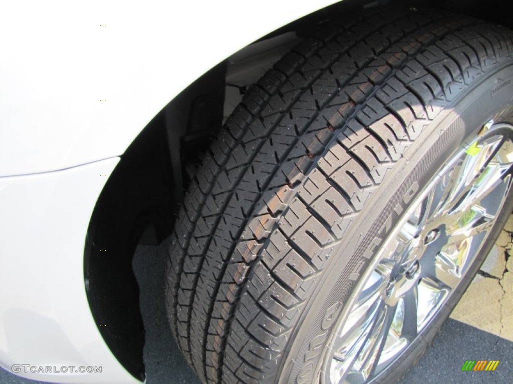 2011 300 Limited - Bright White / Black/Light Frost Beige photo #12