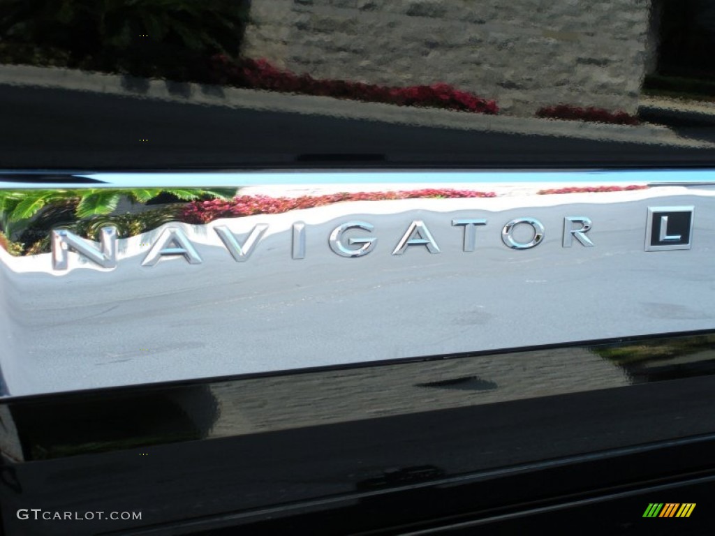 2008 Navigator L Elite - Black / Charcoal Black photo #9