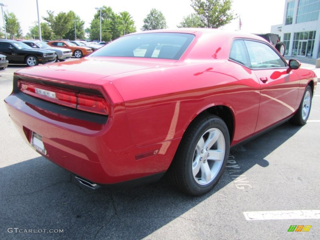 2011 Challenger SE - Redline 3-Coat Pearl / Dark Slate Gray photo #3