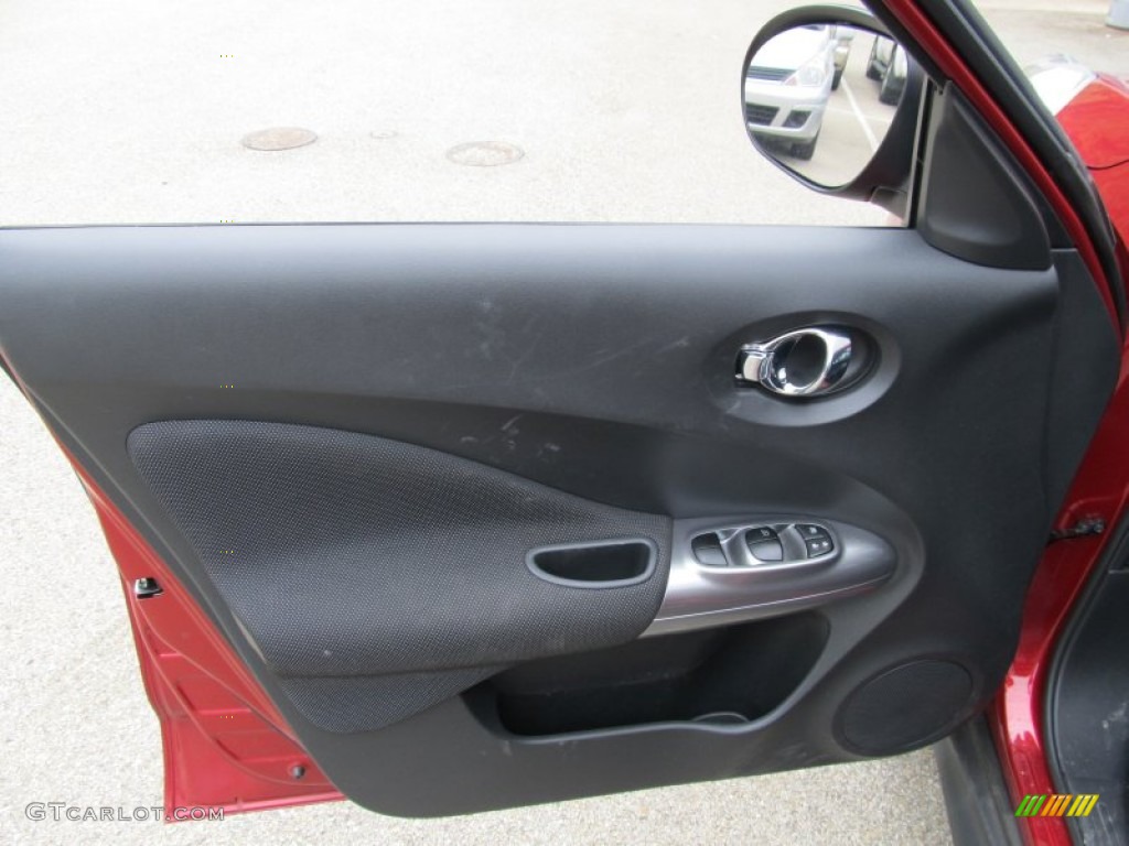 2011 Nissan Juke S AWD Black/Silver Trim Door Panel Photo #50484943