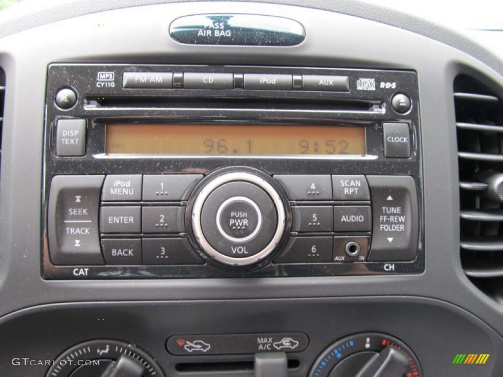 2011 Nissan Juke S AWD Controls Photo #50485000