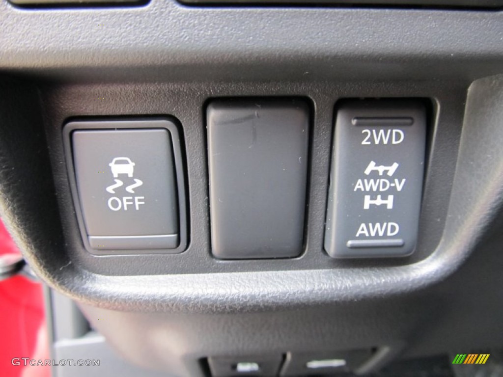 2011 Nissan Juke S AWD Controls Photo #50485029