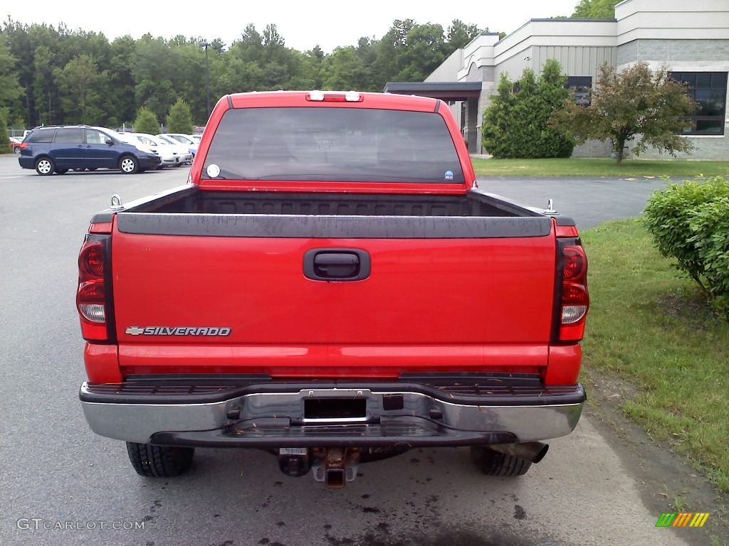 2006 Silverado 2500HD LS Crew Cab 4x4 - Victory Red / Dark Charcoal photo #5