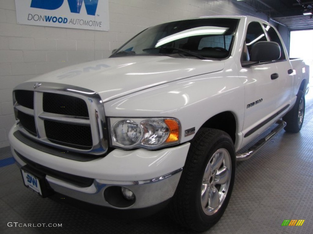 2004 Ram 1500 SLT Quad Cab 4x4 - Bright White / Dark Slate Gray photo #2