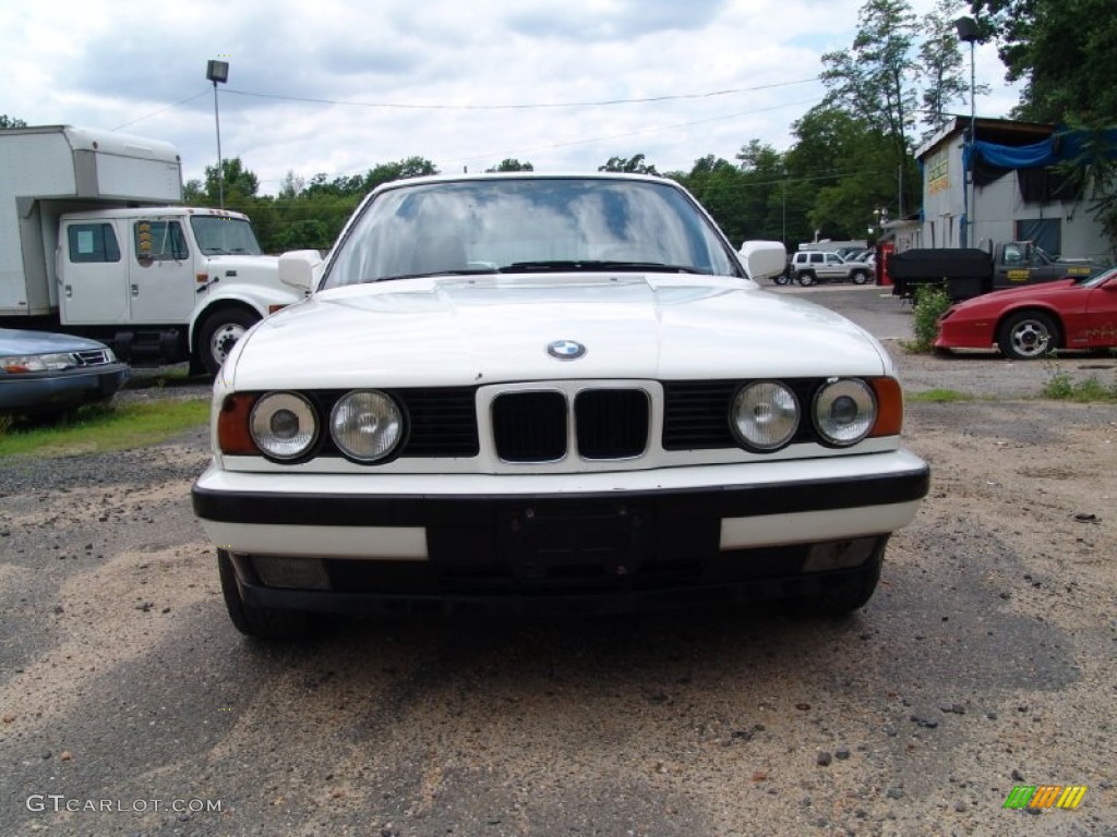 Alpine White 1990 BMW 5 Series 525i Sedan Exterior Photo #50488228