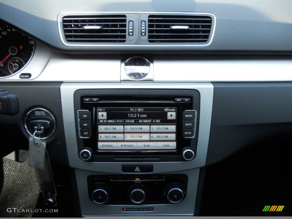 2012 Volkswagen CC Sport Controls Photo #50488810