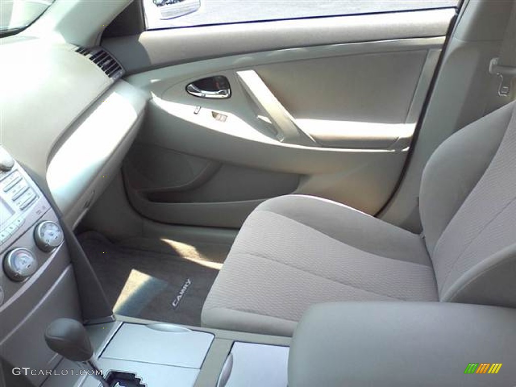 2011 Camry  - Super White / Bisque photo #11