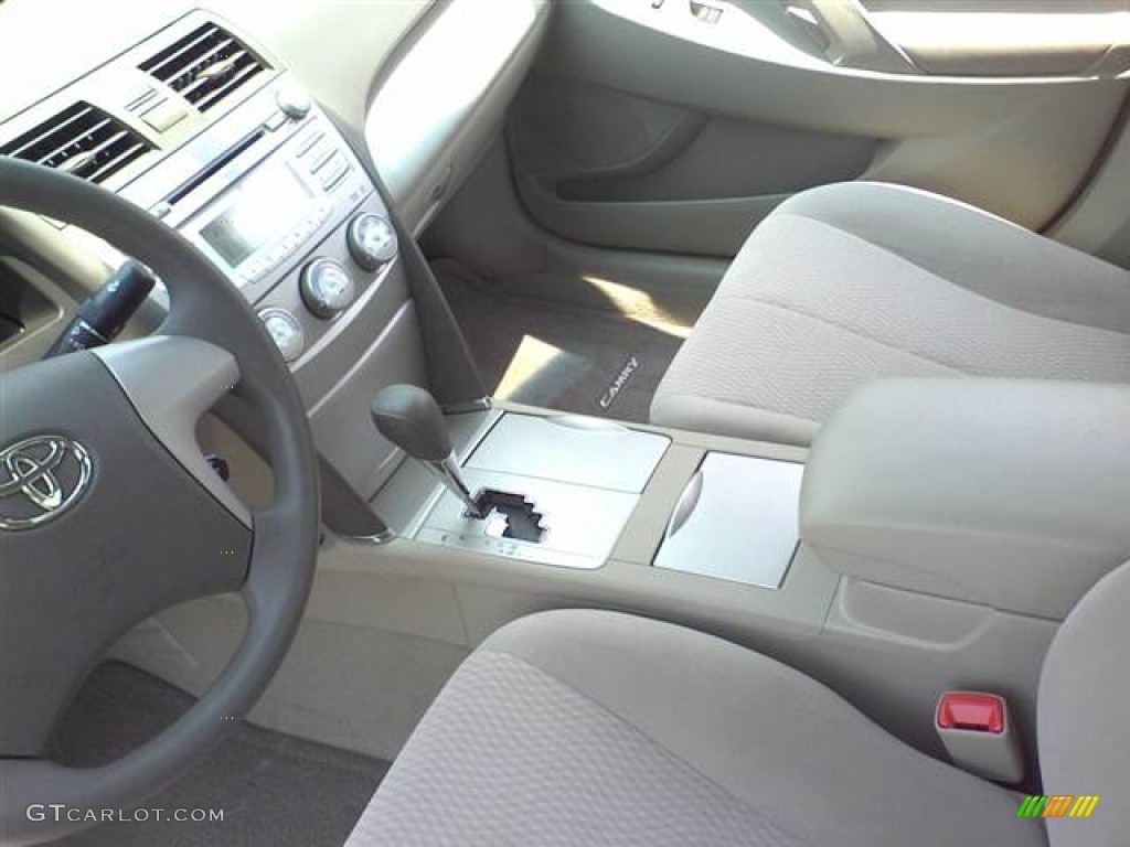 2011 Camry  - Super White / Bisque photo #13