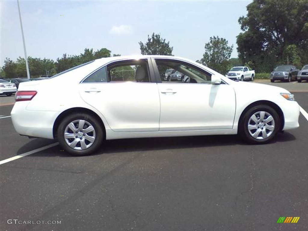 2011 Camry  - Super White / Bisque photo #17