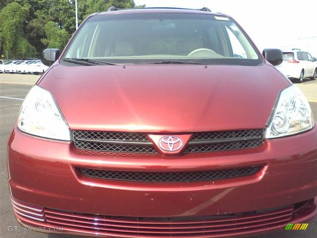 2005 Sienna LE - Salsa Red Pearl / Taupe photo #2