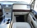 2006 Cashmere Tri-Coat Lincoln Navigator Ultimate  photo #21