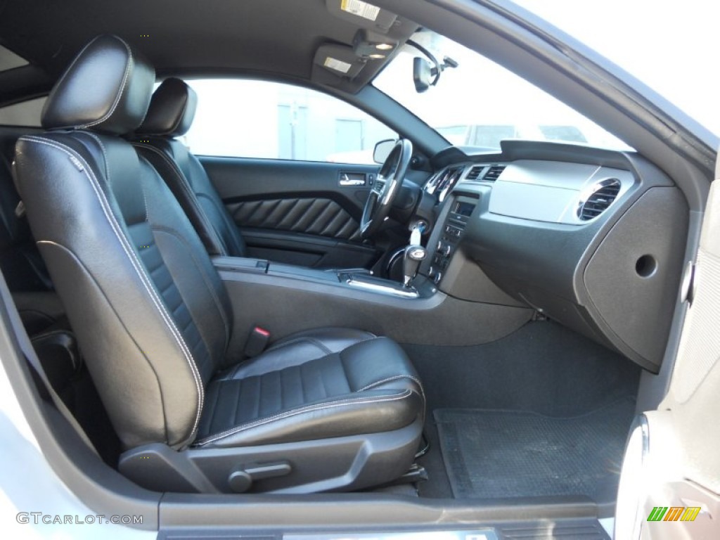 Charcoal Black Interior 2010 Ford Mustang V6 Premium Coupe Photo #50490085
