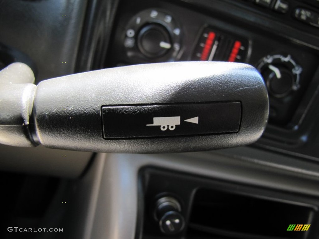 2004 Tahoe LS 4x4 - Silver Birch Metallic / Gray/Dark Charcoal photo #12