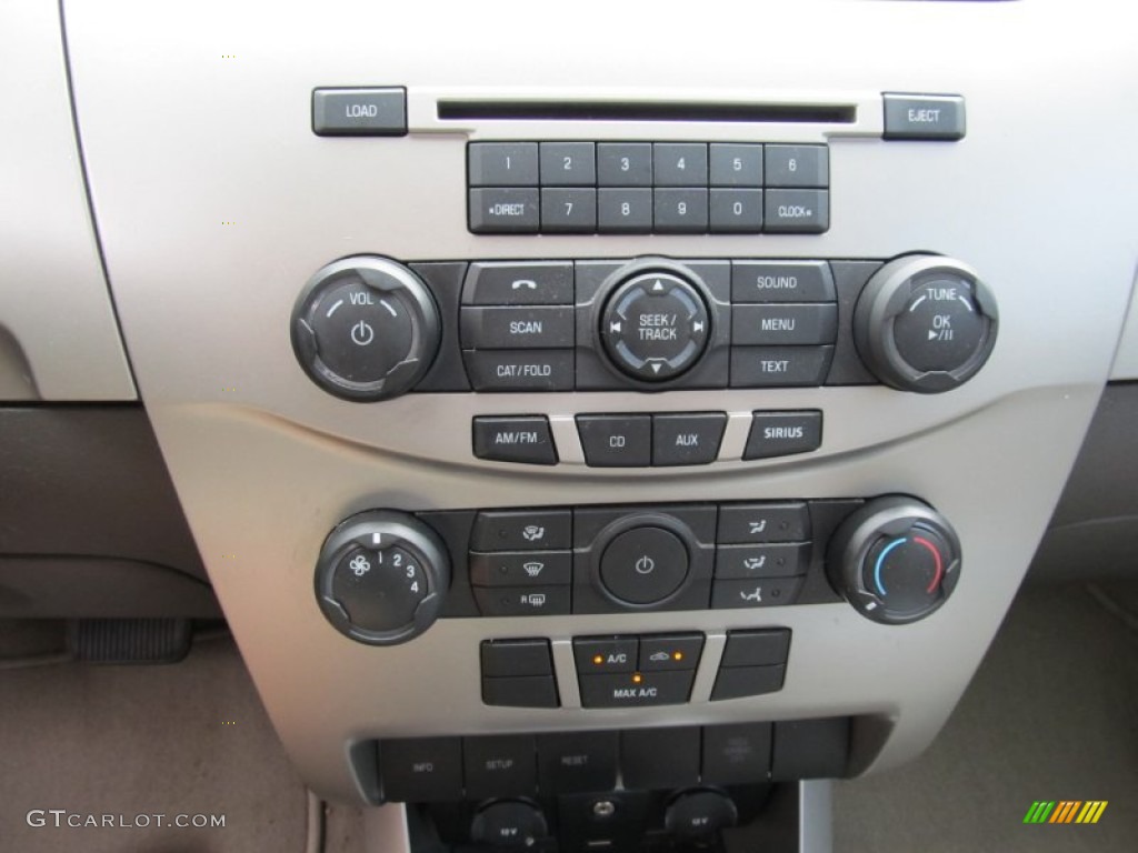2008 Ford Focus SE Coupe Controls Photo #50492245