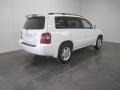 Super White - Highlander V6 4WD Photo No. 11