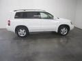 Super White - Highlander V6 4WD Photo No. 13