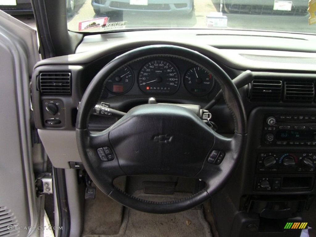 2003 Chevrolet Venture LT Dark Gray Steering Wheel Photo #50496079