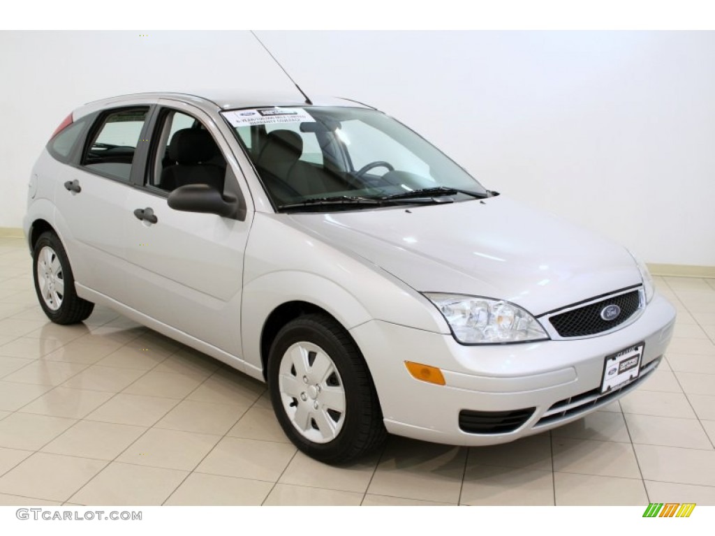 2007 Focus ZX5 SE Hatchback - CD Silver Metallic / Charcoal photo #1