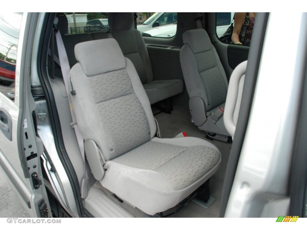 Medium Gray Interior 2005 Chevrolet Uplander LS Photo #50499854