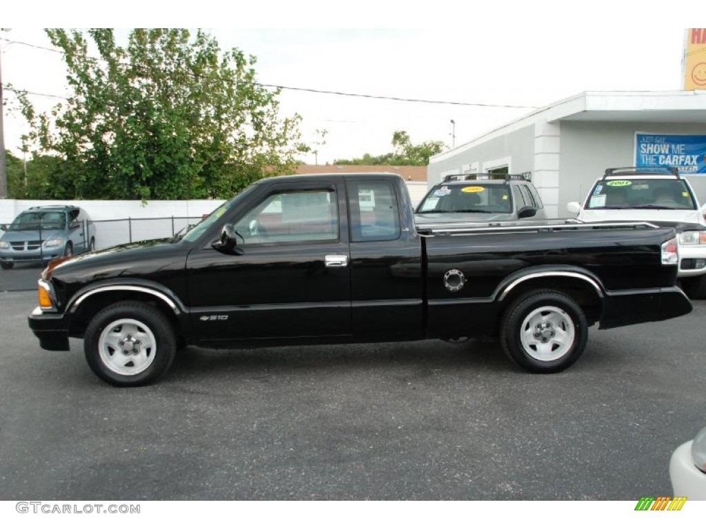 1995 S10 LS Extended Cab - Black / Gray photo #2