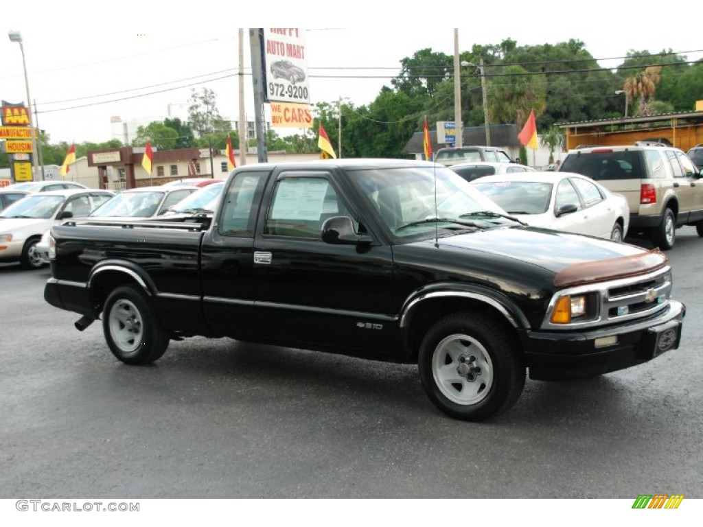 1995 S10 LS Extended Cab - Black / Gray photo #3