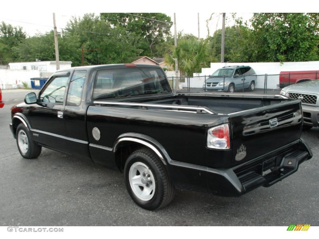 1995 S10 LS Extended Cab - Black / Gray photo #9