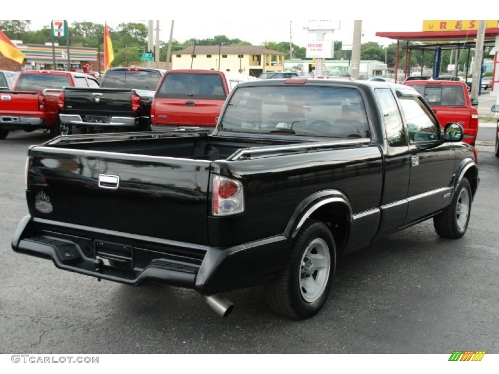 1995 S10 LS Extended Cab - Black / Gray photo #11