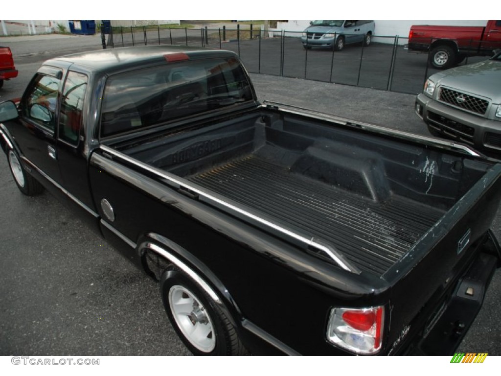 1995 S10 LS Extended Cab - Black / Gray photo #12