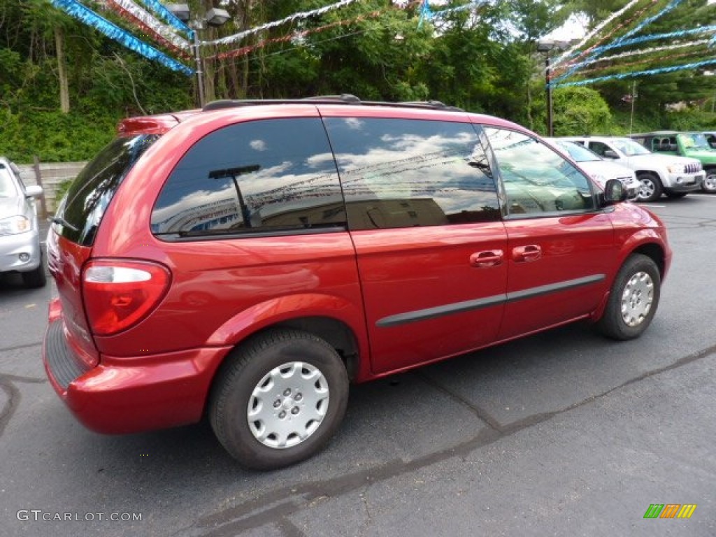 Inferno Red Tinted Pearlcoat 2003 Chrysler Voyager LX Exterior Photo #50503959