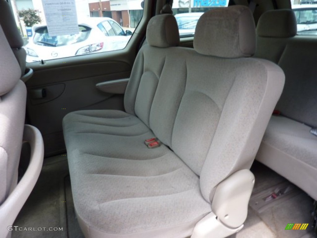 Taupe Interior 2003 Chrysler Voyager LX Photo #50504014