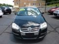 Black - Jetta SE Sedan Photo No. 11