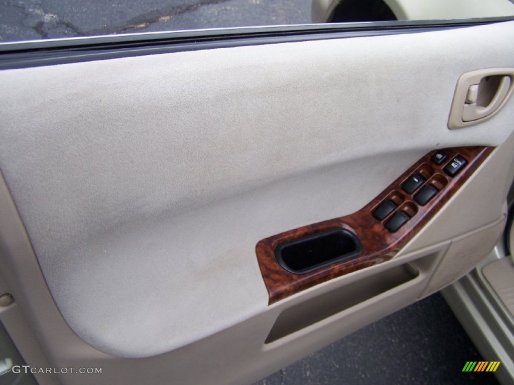 2001 Mitsubishi Galant ES Door Panel Photos